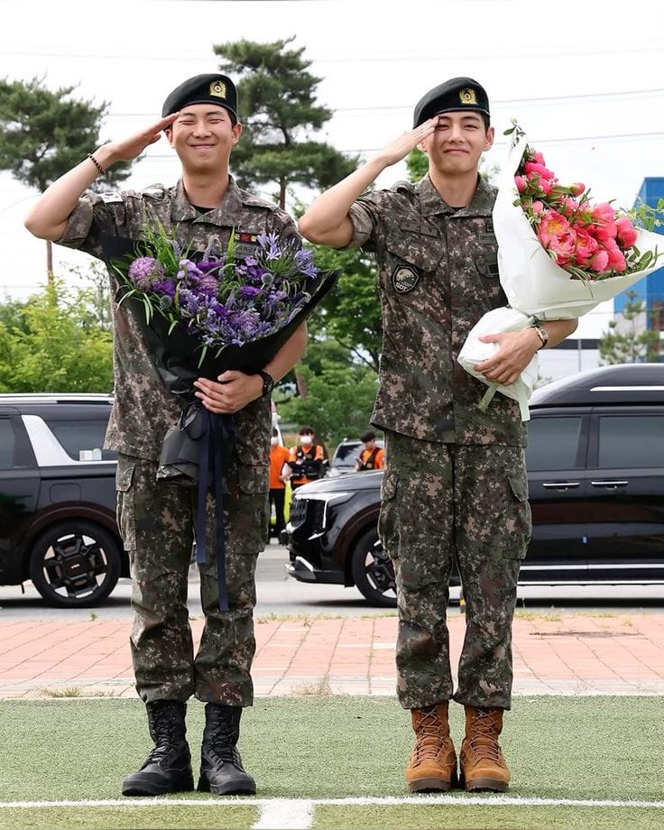 RM and V completing military service